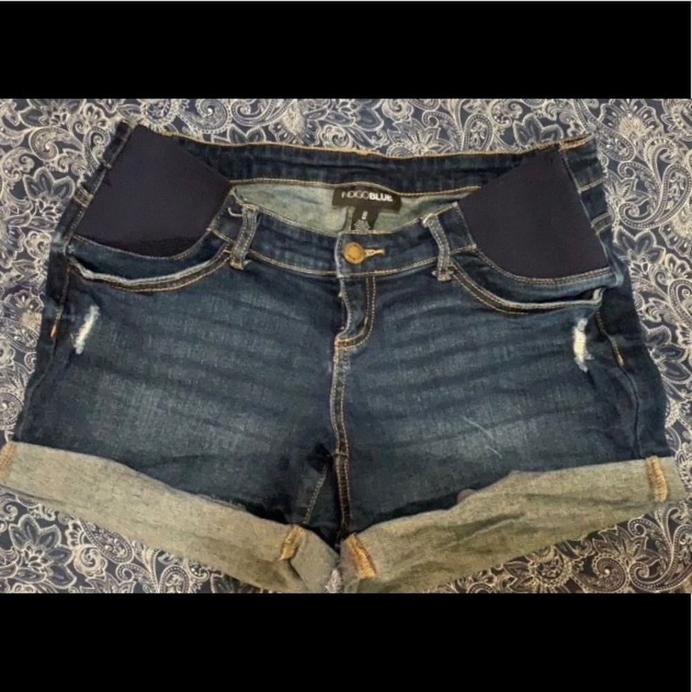 Maternity shorts